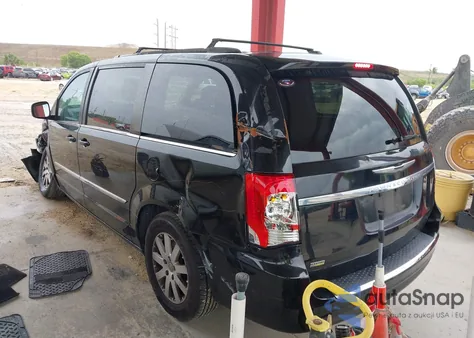 2015 Chrysler Town & Country Touring z USA, uszkodzony, nr VIN 2C4RC1BG4FR565087